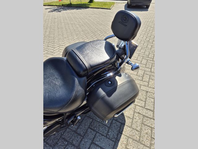 yamaha - xvs-1300-a-midnight-star