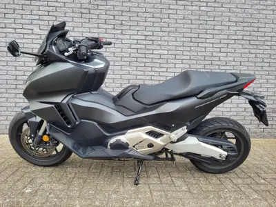 HONDA FORZA 750 – foto 3