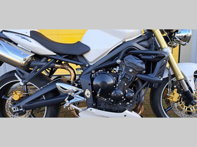 triumph - street-triple