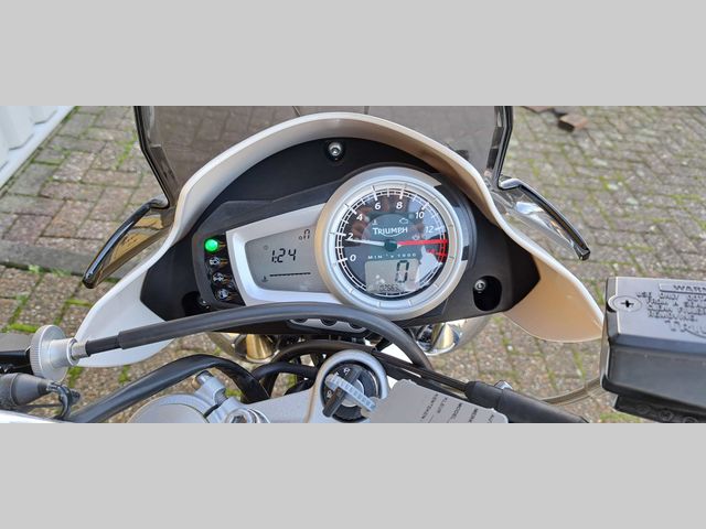 triumph - street-triple