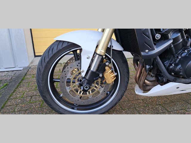 triumph - street-triple