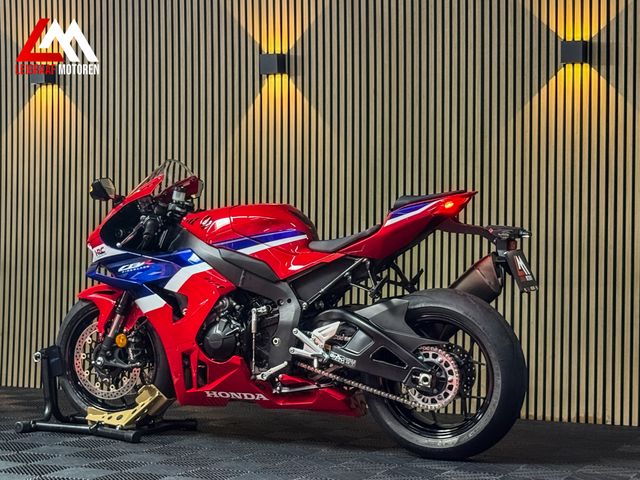 honda - cbr-1000-rr-r-fireblade