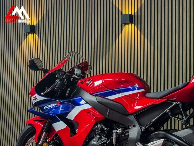 honda - cbr-1000-rr-r-fireblade