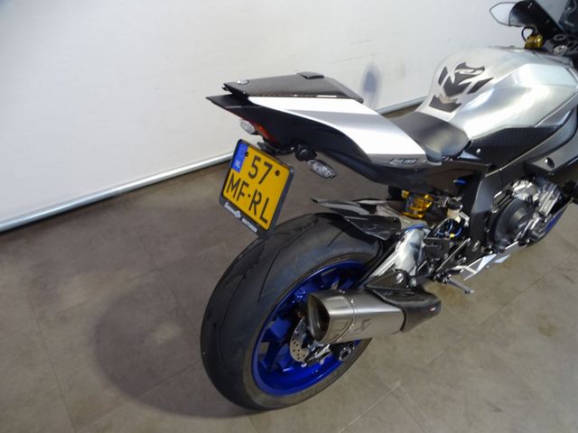 yamaha - yzf-r1m