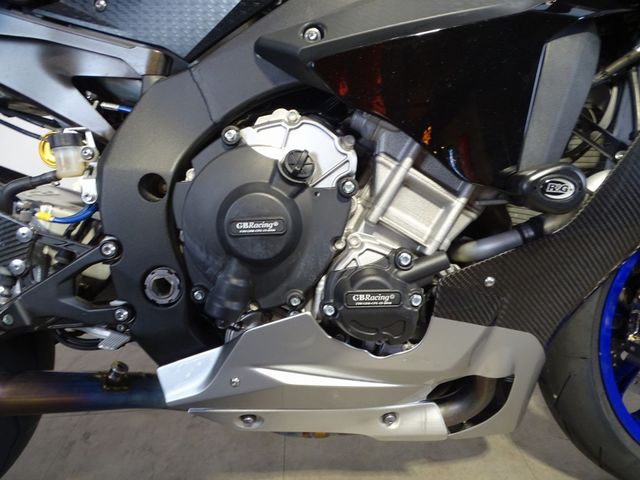 yamaha - yzf-r1m
