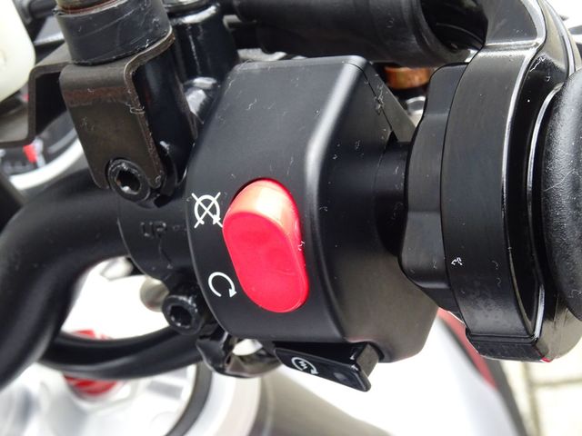 triumph - street-triple-r