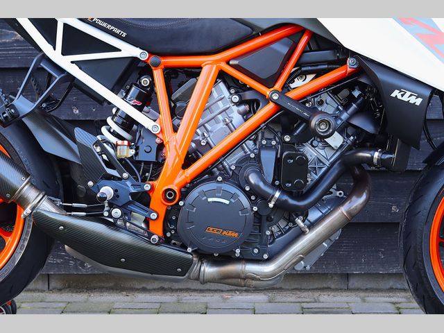 ktm - 1290-super-duke-r