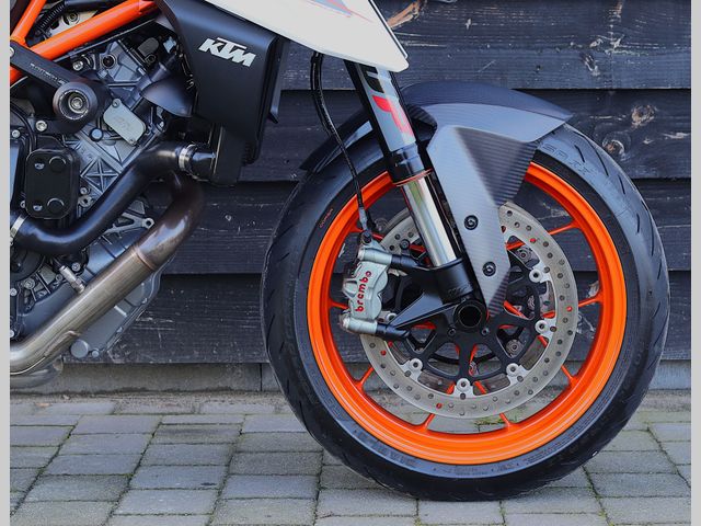 ktm - 1290-super-duke-r