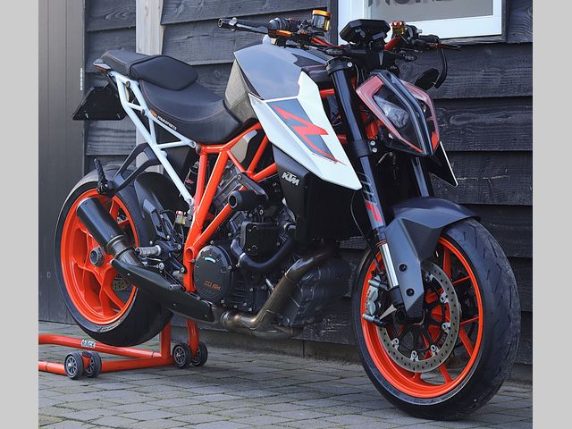 ktm - 1290-super-duke-r