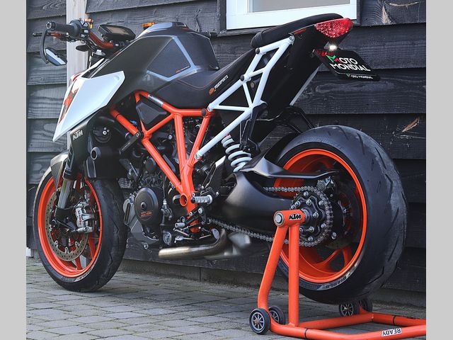 ktm - 1290-super-duke-r
