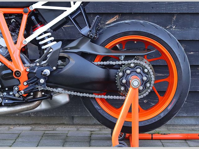 ktm - 1290-super-duke-r