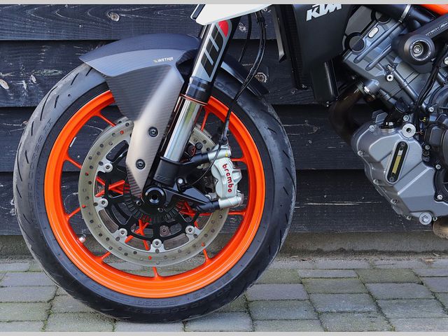 ktm - 1290-super-duke-r