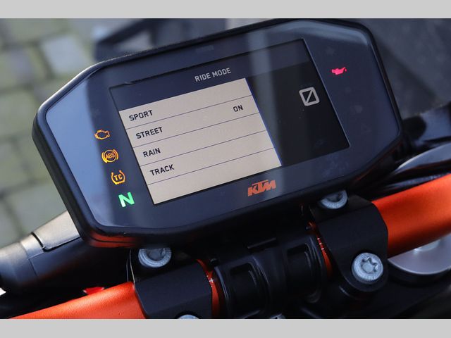 ktm - 1290-super-duke-r