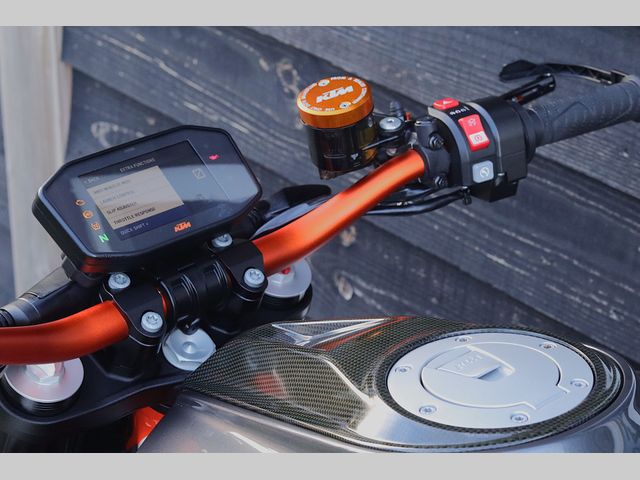 ktm - 1290-super-duke-r