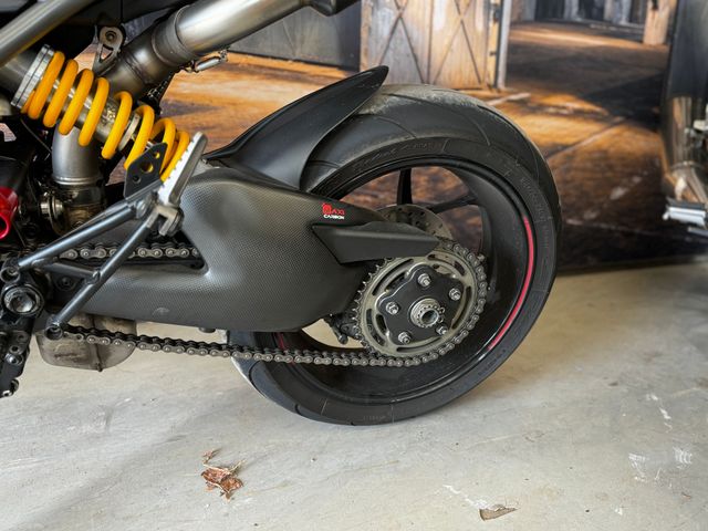 ducati - hypermotard-950