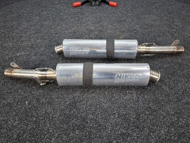 honda - cbr-1100--xx-super-blackbird