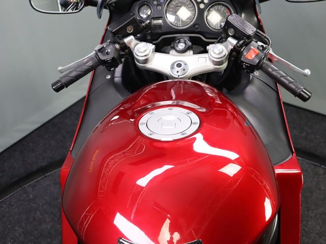 honda - cbr-1100--xx-super-blackbird