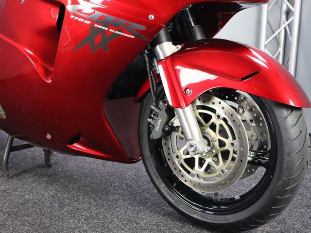 honda - cbr-1100--xx-super-blackbird