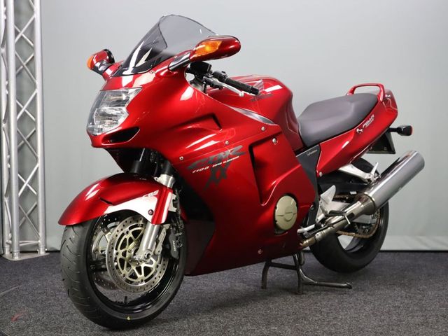 honda - cbr-1100--xx-super-blackbird