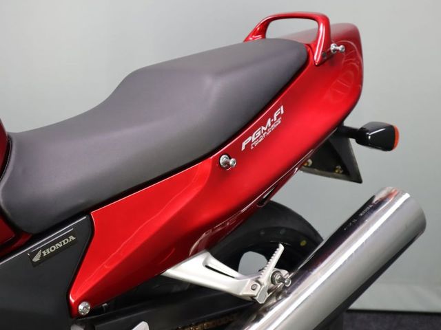 honda - cbr-1100--xx-super-blackbird