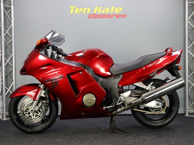 honda - cbr-1100--xx-super-blackbird