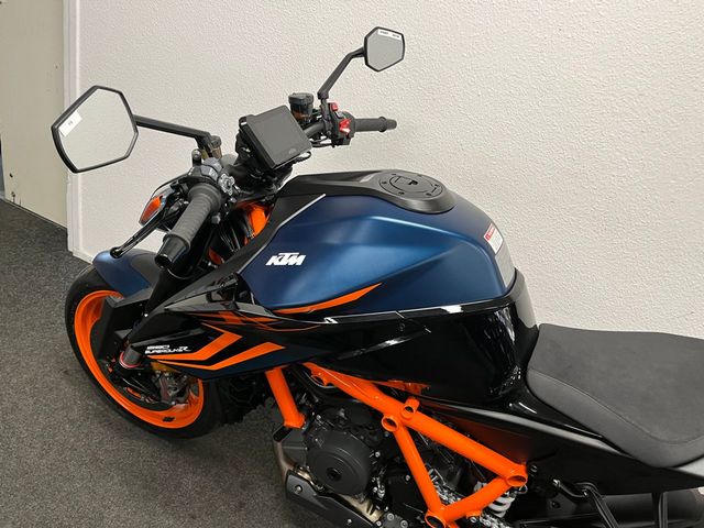 ktm - 1290-super-duke-r-evo