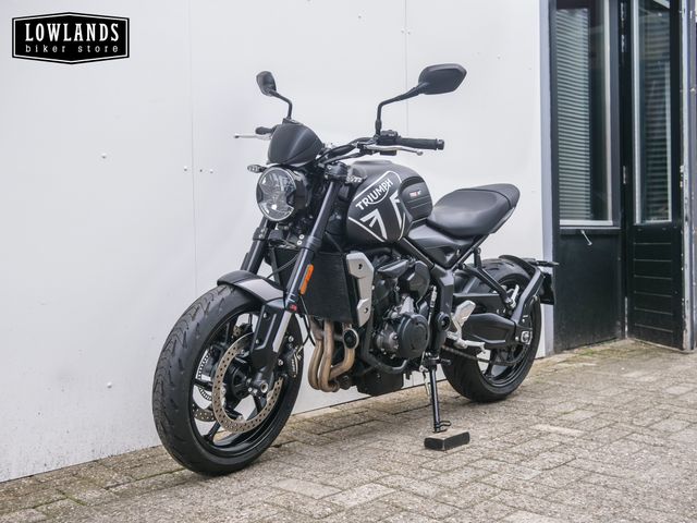 triumph - trident-660