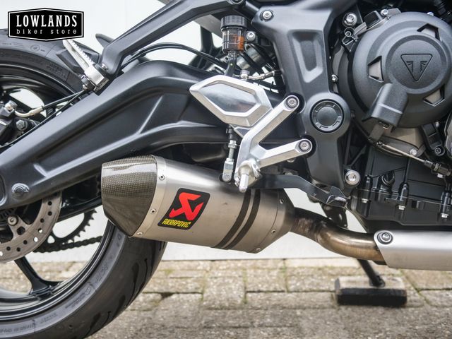 triumph - trident-660