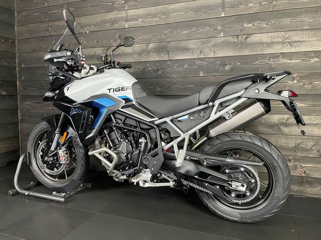 triumph - tiger-900-alpine-edition