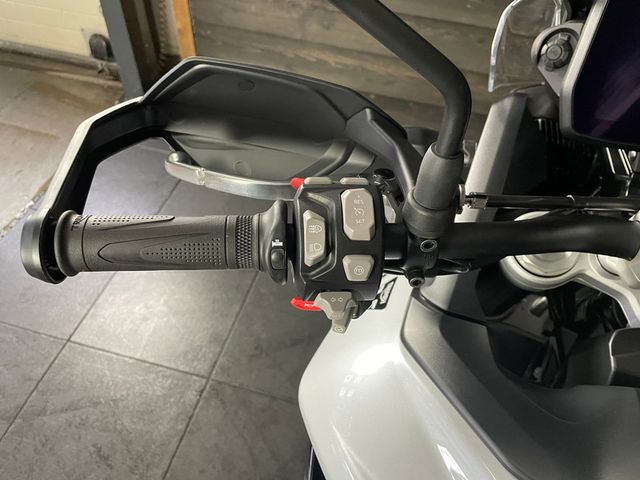 triumph - tiger-900-alpine-edition