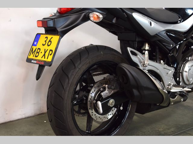 suzuki - sfv-650-gladius