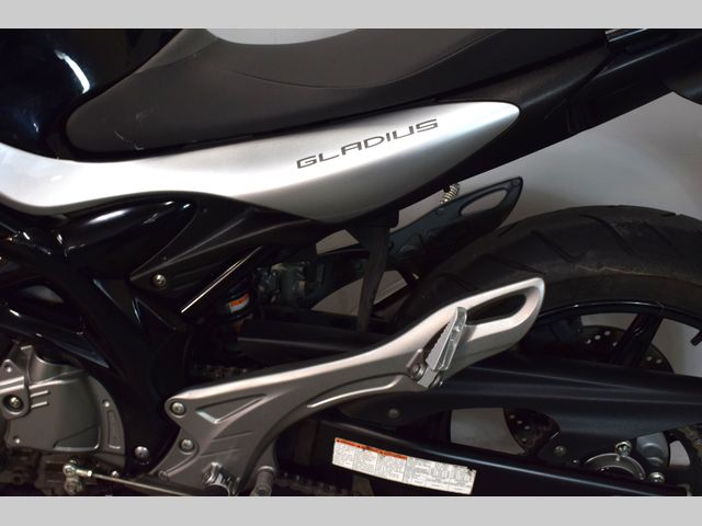suzuki - sfv-650-gladius