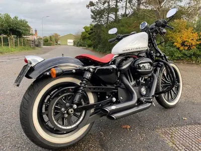 HARLEY-DAVIDSON SPORTSTER IRON XL 883 N – foto 3