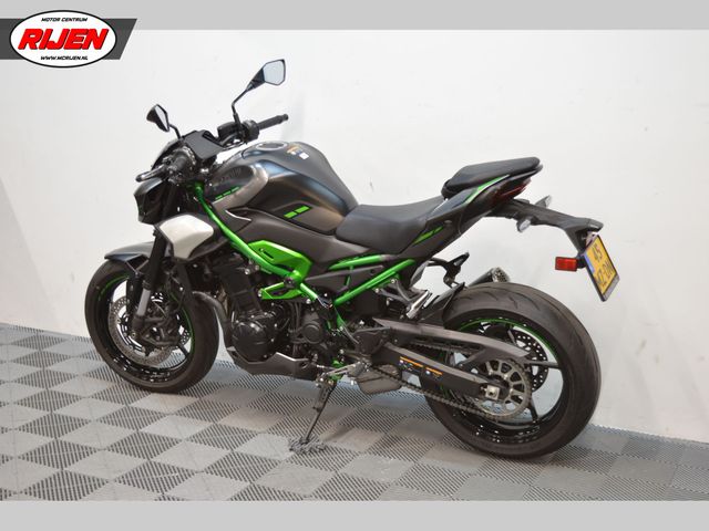 kawasaki - z900