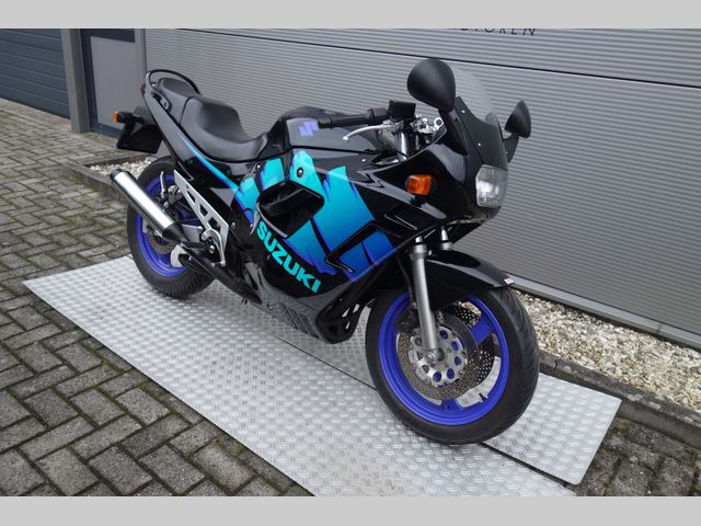 suzuki - gsx--600-f-katana