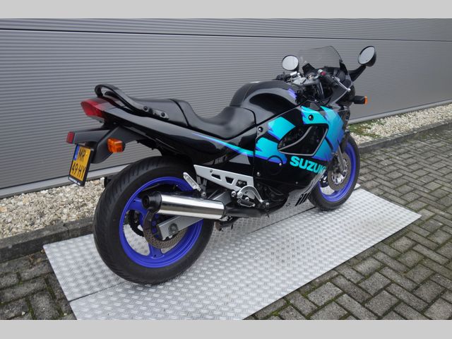 suzuki - gsx--600-f-katana