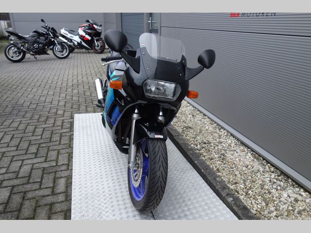 suzuki - gsx--600-f-katana