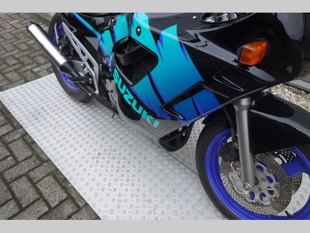 suzuki - gsx--600-f-katana