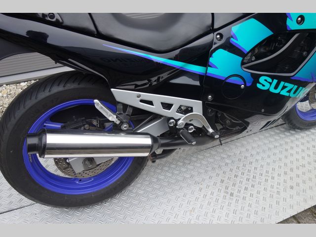 suzuki - gsx--600-f-katana
