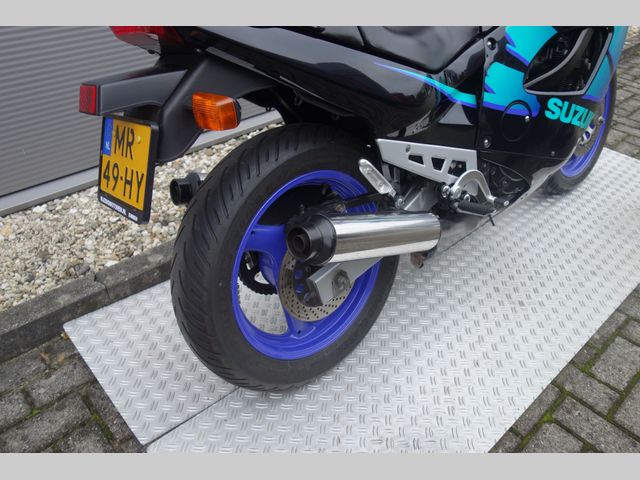 suzuki - gsx--600-f-katana