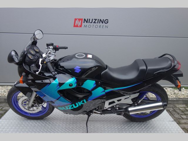 suzuki - gsx--600-f-katana