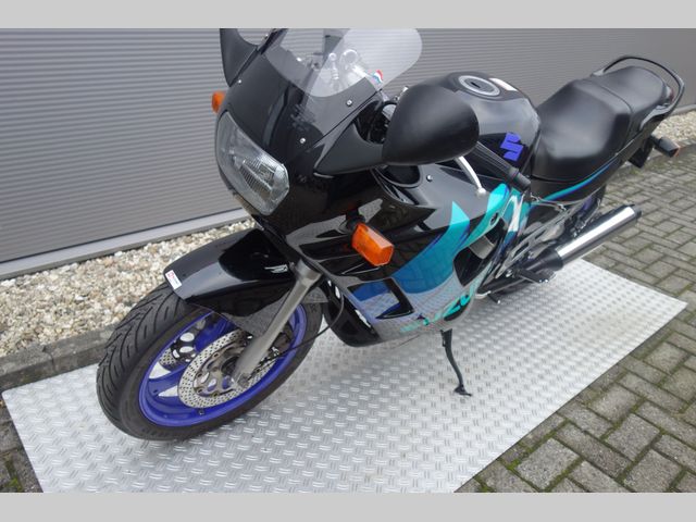 suzuki - gsx--600-f-katana