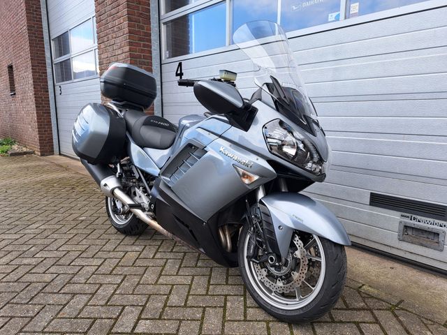kawasaki - gtr-1400-grand-tourer