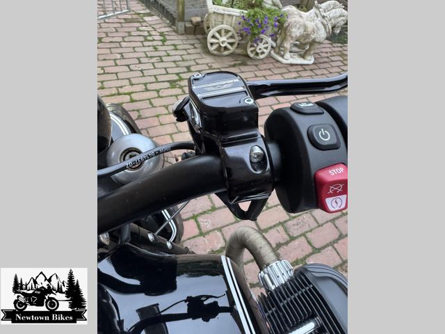 bmw - r-18