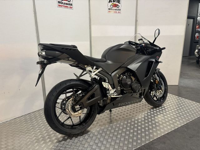 honda - cbr-600-rr