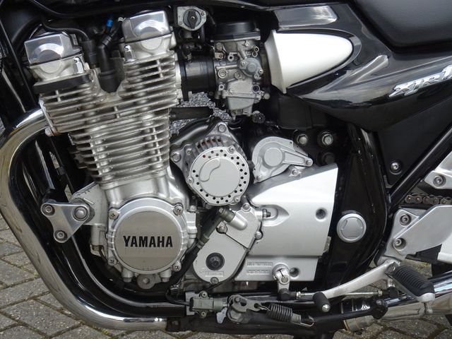 yamaha - xjr-1300