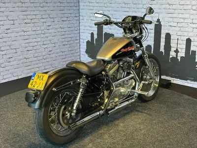 HARLEY-DAVIDSON SPORTSTER XLH 883 HUGGER – foto 3