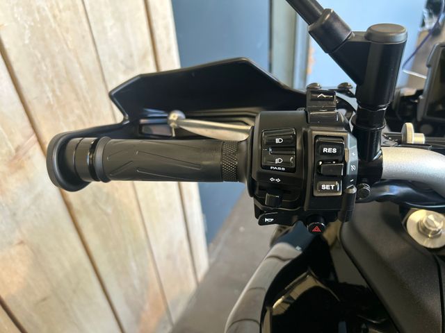 yamaha - tracer-9