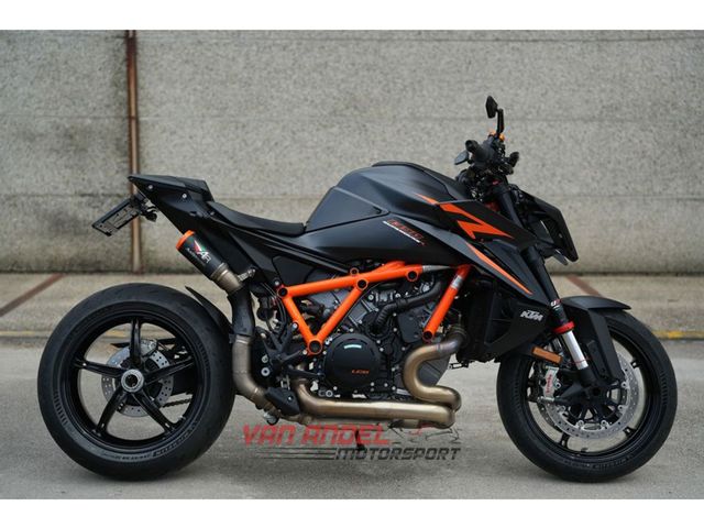 ktm - 1390-super-duke-r