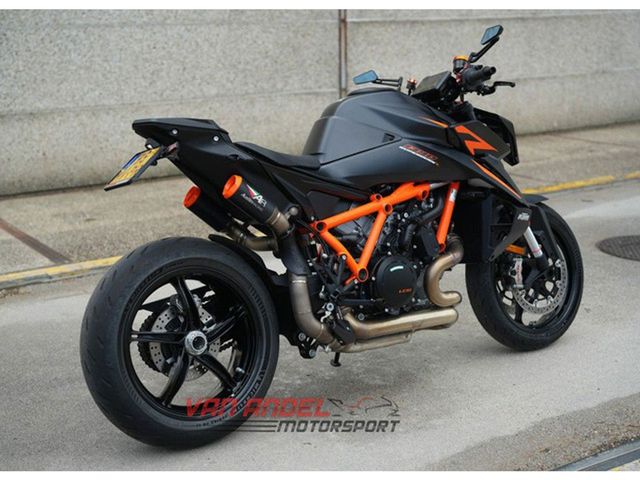 ktm - 1390-super-duke-r